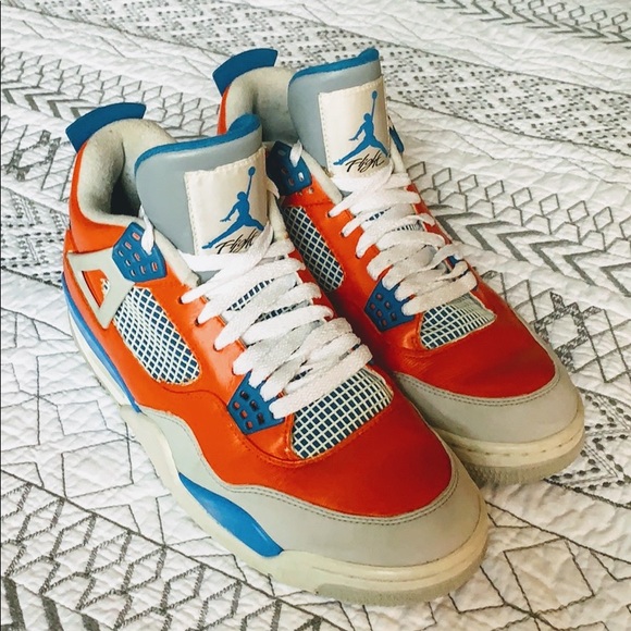 blue and orange 4s